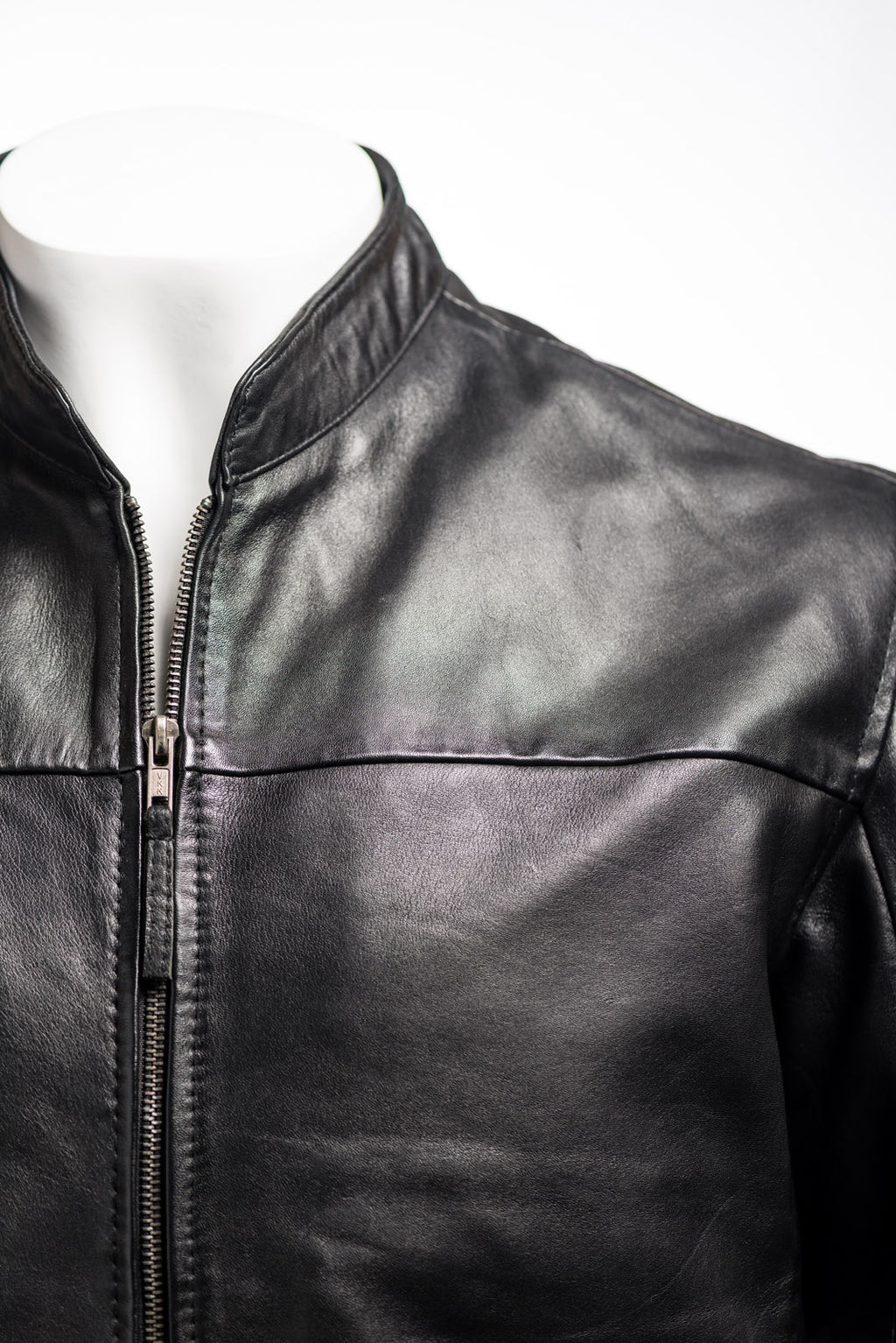 Men's Black Simple Collarless Zipped Leather Jacket: Mario