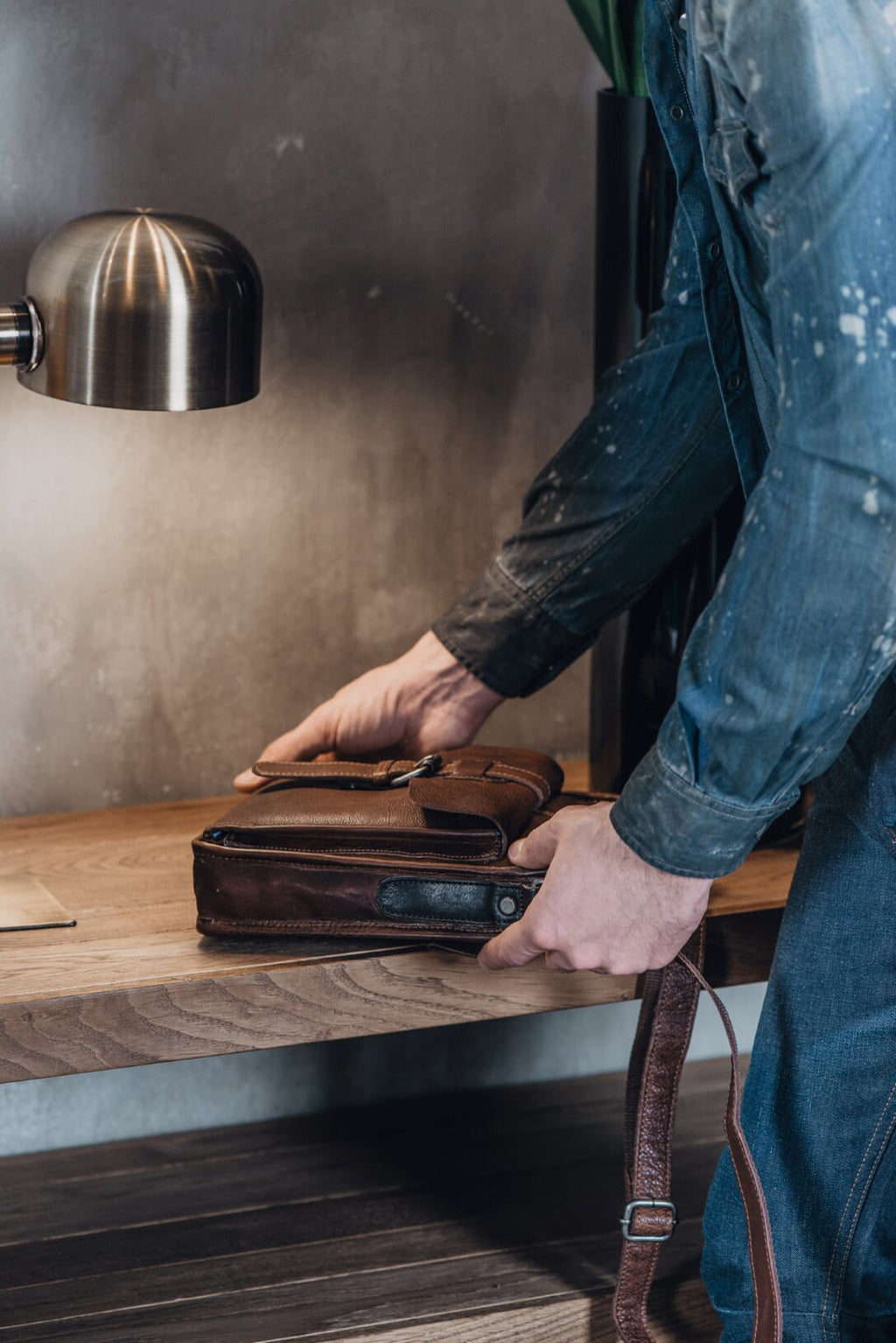 Unisex Small Leather Flight Bag